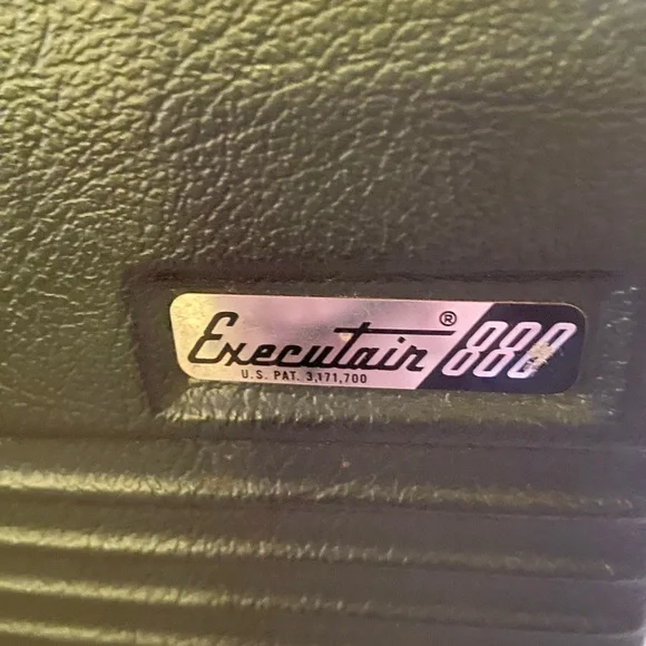 Vintage Original TRAV-L-BAR by Ever-WearPortable Travel Bar/Cocktail Suitcase
